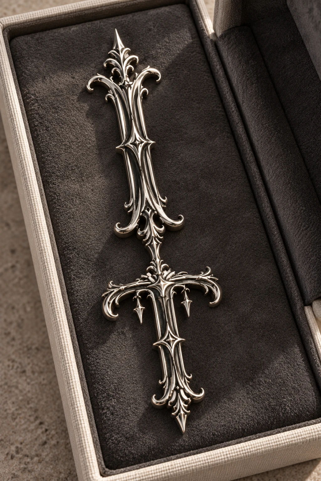 I · T / Silver Sword